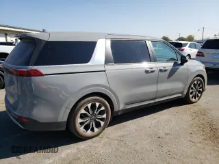 2024 Kia Carnival EX with VIN KNDNC5H34R6399479, listed as a Copart auction lot 70980814 with 17,177 mi miles and Salvage Title. Bid and sale history available at carsss.com. Image 3.