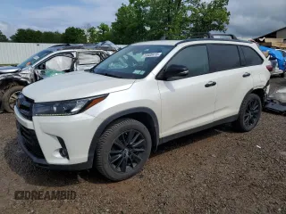 2019 Toyota Highlander SE z VIN 5TDJZRFH5KS985259, wystawiony jako Copart lot #59600415 z przebiegiem 125 327 mil mil oraz Szkoda całkowita • Salvage title. Historia ofert i sprzedaży dostępna na DreamBid. Obrazek 1.