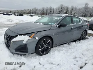 2024 Nissan Altima SR z VIN 1N4BL4CV4RN421949, wystawiony jako Copart lot #44631825 z przebiegiem 5 560 mil mil oraz Szkoda całkowita • Salvage title. Historia ofert i sprzedaży dostępna na DreamBid. Obrazek 1.