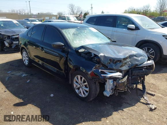 2015 Volkswagen Jetta SE z VIN 3VWD17AJ2FM318882, wystawiony jako IAAI lot #42041914 z przebiegiem 97 623 mil mil oraz . Historia ofert i sprzedaży dostępna na DreamBid. Obrazek 1.