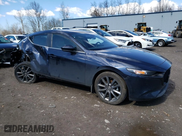 2019 Mazda Mazda3 Hatchback w/Preferred Pkg with VIN JM1BPBMMXK1136923, listed as a Copart auction lot 45404943 with 22,801 mi miles. Bid and sale history available at carsss.com. Image 4.
