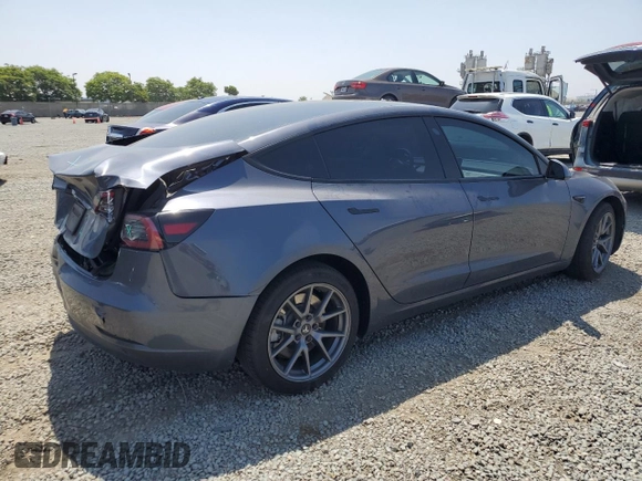 2023 Tesla Model 3 z VIN 5YJ3E1EA2PF652748, wystawiony jako Copart lot #57990705 z przebiegiem 37 922 mil mil oraz Szkoda całkowita • Salvage title. Historia ofert i sprzedaży dostępna na DreamBid. Obrazek 3.