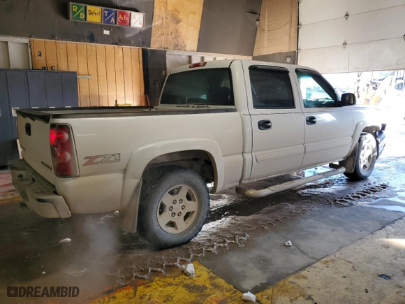 2004 Chevrolet Silverado 1500 Crew Cab Z71 with VIN 2GCEK13T341338174, listed as a Copart auction lot 88414385 with 222,775 mi miles and Salvage Title. Bid and sale history available at carsss.com. Image 3.