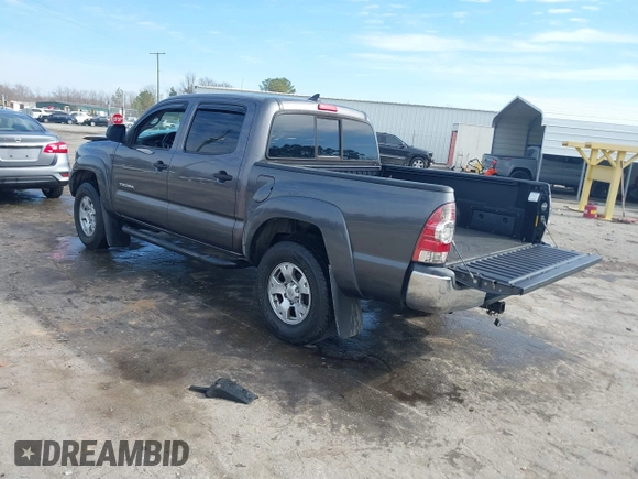 2015 Toyota Tacoma PreRunner z VIN 5TFJX4GN9FX039498, wystawiony jako IAAI lot #41487344 z przebiegiem 135 061 mil mil oraz . Historia ofert i sprzedaży dostępna na DreamBid. Obrazek 3.