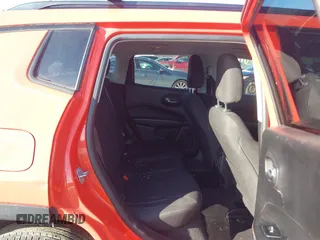 2018 Jeep Compass Sport with VIN 3C4NJCAB8JT124347, listed as a IAAI auction lot 41349666 with 122,058 mi miles. Bid and sale history available at carsss.com. Image 8.