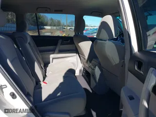 2013 Toyota Highlander with VIN 5TDZK3EH6DS101676, listed as a IAAI auction lot 41212515 with 139,755 mi miles. Bid and sale history available at carsss.com. Image 8.