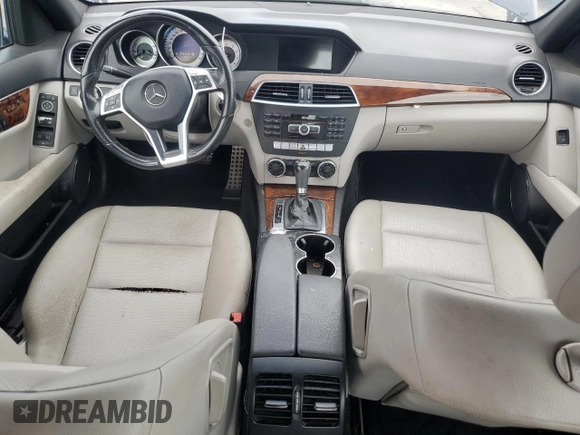 2012 Mercedes-Benz C 250 Sport с VIN WDDGF4HB0CA627652, выставлен на аукционе Copart как лот 65269385 с пробегом 112 504 миль миль и Чистый • Clean title. История ставок и продаж доступна на DreamBid. Изображение 8.