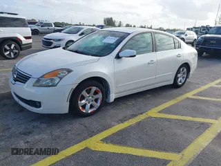 2007 Nissan Altima 2.5 S with VIN 1N4AL21E87C112979, listed as a IAAI auction lot 41929146 with 110,775 mi miles. Bid and sale history available at carsss.com. Image 2.