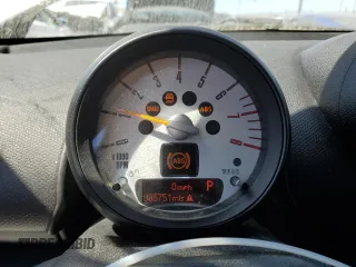 2014 MINI Countryman with VIN WMWZB3C54EWR39731, listed as a Copart auction lot 63635215 with 85,751 mi miles and Salvage title. Bid and sale history available at DreamBid. Image 9.