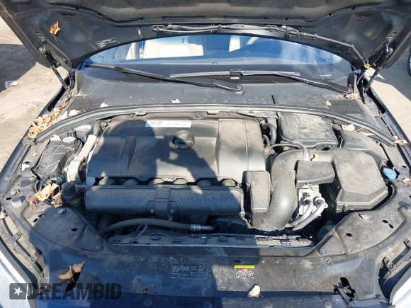 2011 Volvo S80 3.2L with VIN YV1940AS5B1137566, listed as a IAAI auction lot 39723737 with 40,971 mi miles. Bid and sale history available at carsss.com. Image 10.