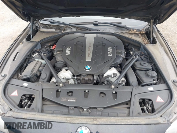 2013 BMW 5 Series 550i xDrive с VIN WBAFU9C51DDY72113, выставлен на аукционе IAAI как лот 42446069 с пробегом Не указан миль и . История ставок и продаж доступна на DreamBid. Изображение 10.