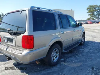 2002 Lincoln Navigator z VIN 5LMFU28R12LJ03421, wystawiony jako IAAI lot #41977604 z przebiegiem 192 807 mil mil oraz . Historia ofert i sprzedaży dostępna na DreamBid. Obrazek 4.