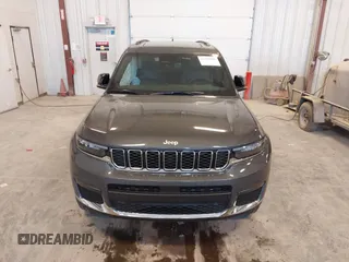 2025 Jeep Grand Cherokee Limited z VIN 1C4RJKBG6S8675253, wystawiony jako IAAI lot #42503091 z przebiegiem 4 975 mil mil oraz . Historia ofert i sprzedaży dostępna na DreamBid. Obrazek 12.