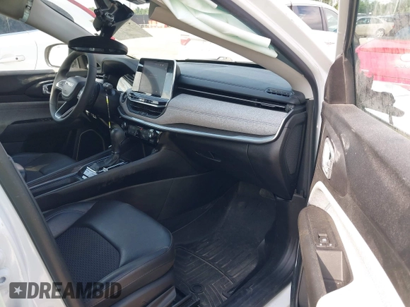 2022 Jeep Compass Latitude z VIN 3C4NJDBB9NT122004, wystawiony jako IAAI lot #42752941 z przebiegiem 108 509 mil mil oraz . Historia ofert i sprzedaży dostępna na DreamBid. Obrazek 5.