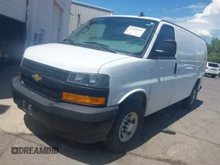 2019 Chevrolet Express Cargo z VIN 1GCWGAFP9K1370862, wystawiony jako IAAI lot #42410939 z przebiegiem 83 319 mil mil oraz . Historia ofert i sprzedaży dostępna na DreamBid. Obrazek 17.