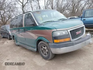 2003 GMC Savana Commercial C6Y with VIN 1GDFG15TX31195422, listed as a IAAI auction lot 41695121 with 214,454 mi miles. Bid and sale history available at carsss.com. Image 1.