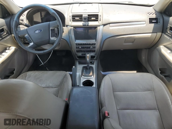 2010 Ford Fusion Hybrid z VIN 3FADP0L34AR137176, wystawiony jako Copart lot #62146865 z przebiegiem 135 293 mil mil oraz Szkoda całkowita • Salvage title. Historia ofert i sprzedaży dostępna na DreamBid. Obrazek 8.