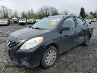 2014 Nissan Versa SV with VIN 3N1CN7AP0EL821695, listed as a Copart auction lot 52405675 with 138,814 mi miles and Clean Title. Bid and sale history available at carsss.com. Image 1.