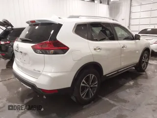 2018 Nissan Rogue SV z VIN 5N1AT2MV4JC809851, wystawiony jako IAAI lot #42018363 z przebiegiem 67 917 mil mil oraz . Historia ofert i sprzedaży dostępna na DreamBid. Obrazek 4.