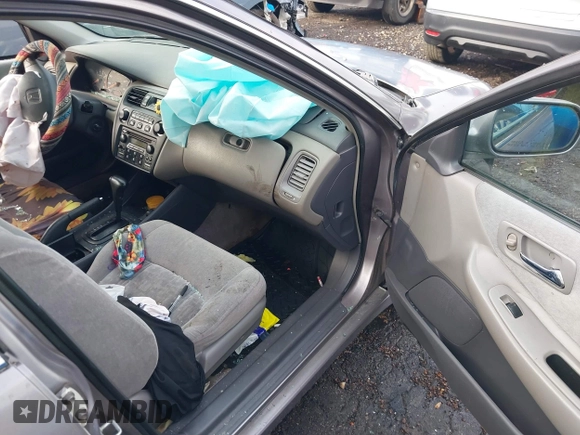 2000 Honda Accord EX z VIN 1HGCG5651YA129056, wystawiony jako IAAI lot #41532787 z przebiegiem Nie podano mil oraz . Historia ofert i sprzedaży dostępna na DreamBid. Obrazek 5.