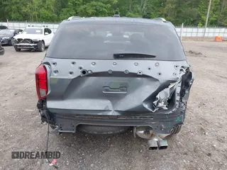 2024 Hyundai Palisade Calligraphy z VIN KM8R7DGE5RU806672, wystawiony jako IAAI lot #42119069 z przebiegiem 8 325 mil mil oraz . Historia ofert i sprzedaży dostępna na DreamBid. Obrazek 17.