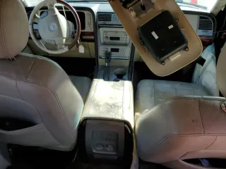 2003 Lincoln Navigator Ultimate with VIN 5LMFU27R83LJ25418, listed as a Copart auction lot 81157374 with 162,728 mi miles and Salvage Title. Bid and sale history available at carsss.com. Image 8.