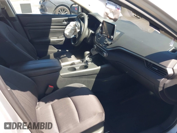 2019 Nissan Altima S with VIN 1N4BL4BV2KC226614, listed as a IAAI auction lot 41868990 with 97,288 mi miles and . Bid and sale history available at carsss.com. Image 5.