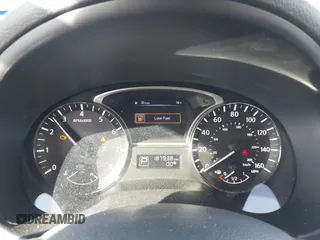 2014 Nissan Altima SV with VIN 1N4AL3AP8EN377619, listed as a IAAI auction lot 42109120 with 187,938 mi miles and . Bid and sale history available at carsss.com. Image 7.