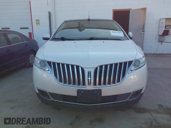 2012 Lincoln MKX with VIN 2LMDJ6JKXCBL09768, listed as a IAAI auction lot 42067444 with 174,319 mi miles. Bid and sale history available at carsss.com. Image 6.