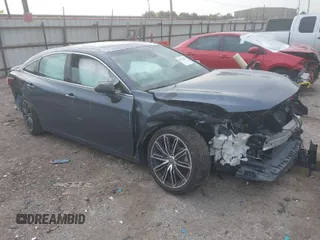 2019 Toyota Avalon XLE with VIN 4T1BZ1FB9KU028903, listed as a IAAI auction lot 41743931 with 68,550 mi miles. Bid and sale history available at carsss.com. Image 1.