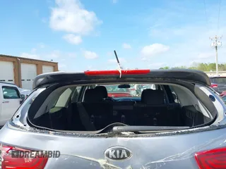 2020 Kia Sorento S z VIN 5XYPG4A57LG667674, wystawiony jako IAAI lot #41956371 z przebiegiem 103 976 mil mil oraz . Historia ofert i sprzedaży dostępna na DreamBid. Obrazek 20.