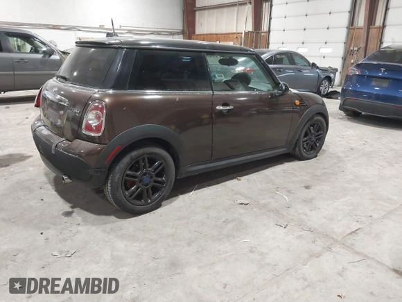 2012 MINI Hardtop with VIN WMWSU3C53CT260043, listed as a IAAI auction lot 41650247 with 180,711 mi miles and . Bid and sale history available at DreamBid. Image 4.