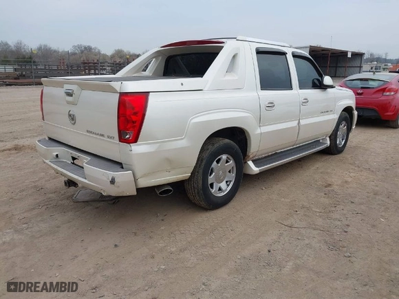 2002 Cadillac Escalade EXT with VIN 3GYEK63N82G313753, listed as a IAAI auction lot 41770420 with 233994 miles. Bid and sale history available at carsss.com. Image 4.