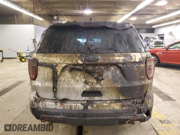 2016 Ford Utility Police Interceptor with VIN 1FM5K8AR5GGD05549, listed as a Copart auction lot 76536604 with 60,416 mi miles and Salvage Title. Bid and sale history available at carsss.com. Image 6.