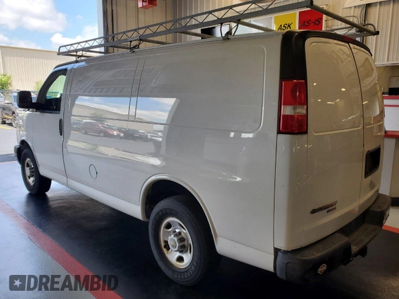 2015 Chevrolet Express Cargo z VIN 1GCWGFCF8F1270086, wystawiony jako IAAI lot #42859122 z przebiegiem 150 490 mil mil oraz . Historia ofert i sprzedaży dostępna na DreamBid. Obrazek 19.