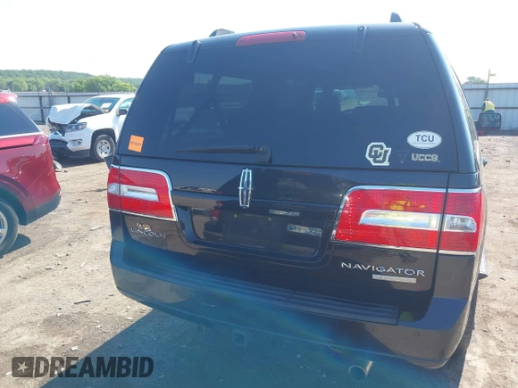 2013 Lincoln Navigator z VIN 5LMJJ3J54DEL08819, wystawiony jako IAAI lot #42234551 z przebiegiem 235 518 mil mil oraz . Historia ofert i sprzedaży dostępna na DreamBid. Obrazek 17.