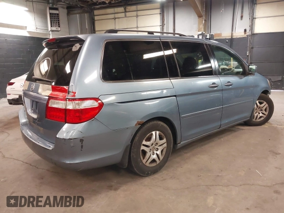 2007 Honda Odyssey EX-L with VIN 5FNRL38687B102568, listed as a IAAI auction lot 41991054 with 243,896 mi miles. Bid and sale history available at carsss.com. Image 4.