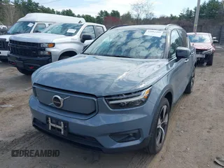 2021 Volvo XC40 z VIN YV4ED3UR9M2600401, wystawiony jako IAAI lot #42082399 z przebiegiem Nie podano mil oraz . Historia ofert i sprzedaży dostępna na DreamBid. Obrazek 2.