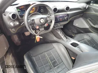 2020 Ferrari Portofino z VIN ZFF89FPA3L0255497, wystawiony jako Copart lot #46598594 z przebiegiem 4193 mil mil oraz Szkody całkowita. Historia ofert i sprzedaży dostępna na DreamBid. Obrazek 8.