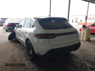 2024 Porsche Macan с VIN WP1AA2A59RLB15956, выставлен на аукционе IAAI как лот 42128152 с пробегом 5 609 миль миль и . История ставок и продаж доступна на DreamBid. Изображение 3.