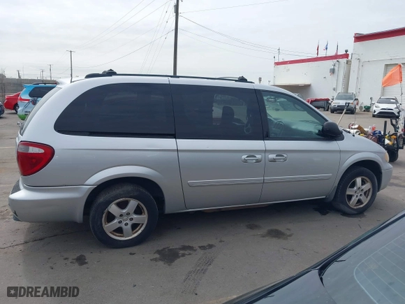 2006 Dodge Grand Caravan SXT with VIN 2D4GP44L26R664596, listed as a IAAI auction lot 41846643 with 235,554 mi miles. Bid and sale history available at carsss.com. Image 13.