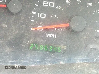2002 Ford F-250 XL z VIN 1FTNX21L02ED61191, wystawiony jako IAAI lot #40279752 z przebiegiem Nie podano mil oraz . Historia ofert i sprzedaży dostępna na DreamBid. Obrazek 7.