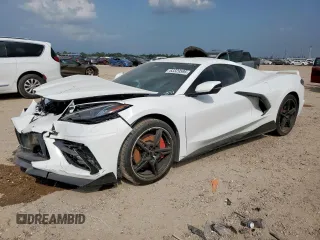 2020 Chevrolet Corvette 3LT z VIN 1G1Y82D48L5115577, wystawiony jako Copart lot #63329595 z przebiegiem 13 805 mil mil oraz Szkoda całkowita • Salvage title. Historia ofert i sprzedaży dostępna na DreamBid. Obrazek 1.