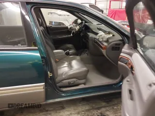 1994 Chrysler Concorde z VIN 2C3HL56F6RH335733, wystawiony jako IAAI lot #41389947 z przebiegiem 132 285 mil mil oraz . Historia ofert i sprzedaży dostępna na DreamBid. Obrazek 5.