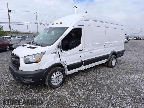 2023 Ford Transit Cargo with VIN 1FTRU8XG8PKC05304, listed as a Copart auction lot 60695455 with 697 mi miles and Clean title. Bid and sale history available at DreamBid. Image 1.
