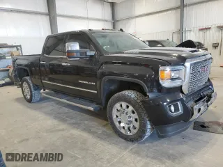 2019 GMC Sierra 2500HD Denali with VIN 1GT12SEYXKF189894, listed as a Copart auction lot 81672094 with 224,685 mi miles and Salvage Title. Bid and sale history available at carsss.com. Image 4.