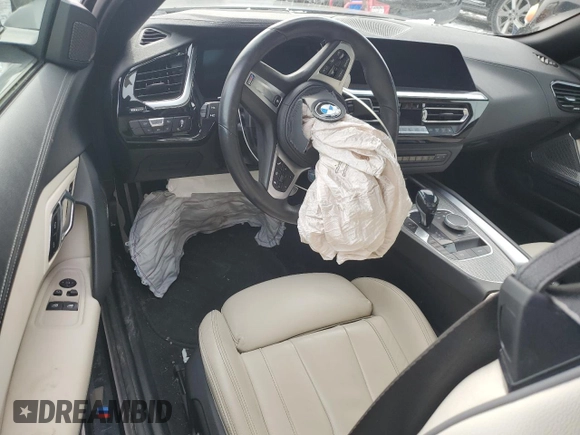 2021 BMW Z4 sDriveM40i с VIN WBAHF9C08MWX37657, выставлен на аукционе Copart как лот 44117355 с пробегом Не указан миль и Списание • Salvage title. История ставок и продаж доступна на DreamBid. Изображение 8.