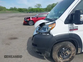 2022 Ram ProMaster Cargo z VIN 3C6MRVJG7NE120741, wystawiony jako IAAI lot #42205225 z przebiegiem 165 564 mil mil oraz . Historia ofert i sprzedaży dostępna na DreamBid. Obrazek 6.