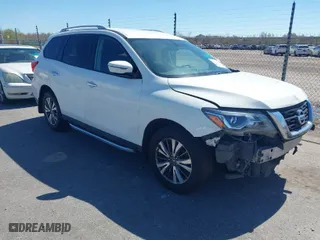 2017 Nissan Pathfinder S with VIN 5N1DR2MN0HC643429, listed as a IAAI auction lot 41699208 with 157,364 mi miles. Bid and sale history available at carsss.com. Image 1.