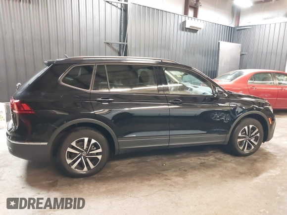 2024 Volkswagen Tiguan S with VIN 3VVFB7AX2RM134769, listed as a IAAI auction lot 42462792 with 1,733 mi miles and . Bid and sale history available at DreamBid. Image 13.